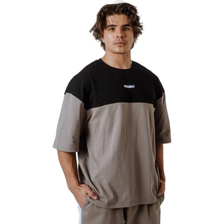 T-shirt Nebbia Power Oversized
