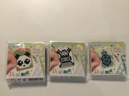 SET 3 PIXELHOBBY MEDAILLONS PANDA-NIJLPAARD-SCHILDPAD