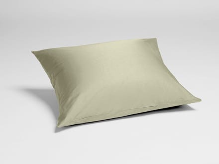 Yumeko kussensloop katoensatijn light olive 65x65 - Bio, eco & fairtrade - 1 stuk