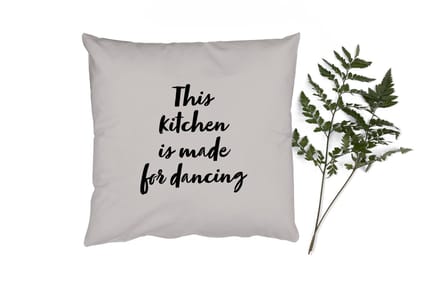Sierkussens - Kussentjes Woonkamer - 60x60 cm - Quotes - Spreuken - This kitchen is made for dancing - Dansen