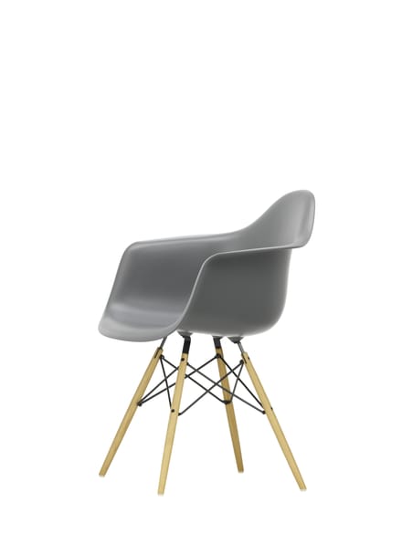Vitra - DAW Eames Plastic Armchair - granietgrijs RE - honingkleurig essenhout - 4 - 6 Wochen