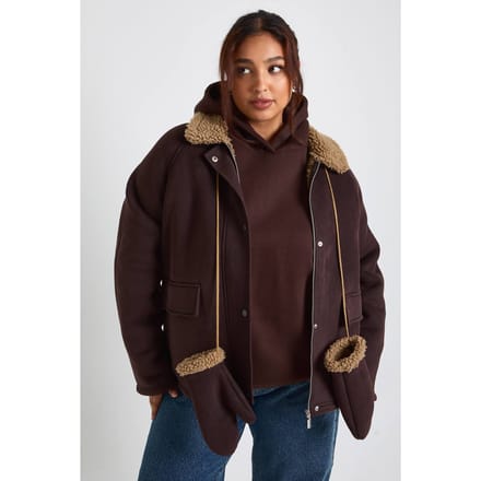 boohoo Dames PLUS OVERSIZED JAS MET TEDDY-AFWERKING DETAILS | Chocolate | Maat: 16