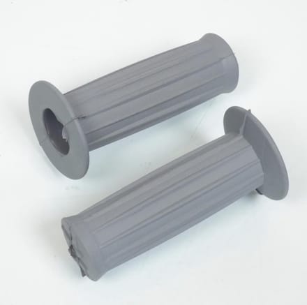 paar grijze handvatten Ø22/24mm 100mm voor bromfiets mbk cyclo bromfiets