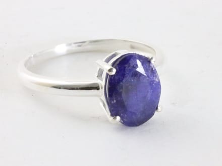 Fijne hoogglans zilveren ring met blauwe saffier - maat 20