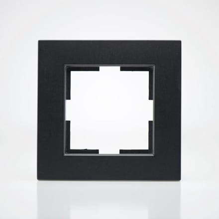 Plaque de finition plastique noir 1 poste 81x83x10mm noir