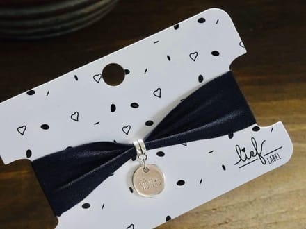 Armbandje zwart Sisters