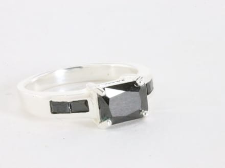 Hoogglans zilveren ring met onyx - maat 18