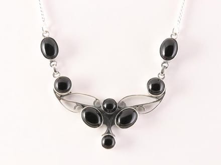 Bewerkte zilveren ketting met onyx