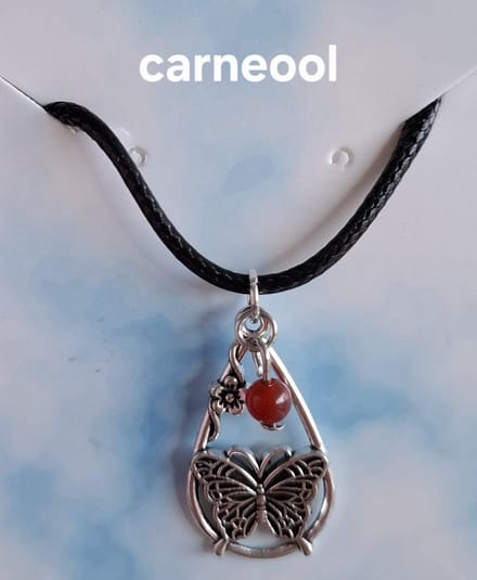 Carneool Waterdruppel / Vlinder Ketting