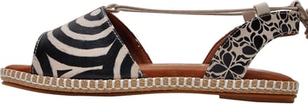 Hazel Black 38