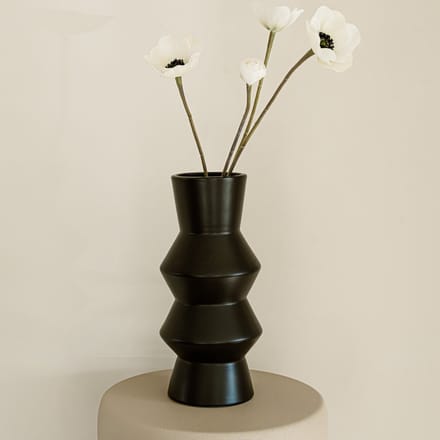 Indore Home - Vaas Evi - Bloemenvaas - Woonkamer decoratie - angular - Vaas Zwart - Medium