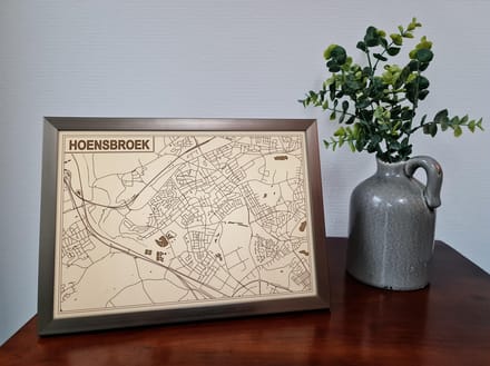 Decoratief Beeld - Houten Van Hoensbroek - Hout - Bekroned - Bruin - 21 X 30 Cm