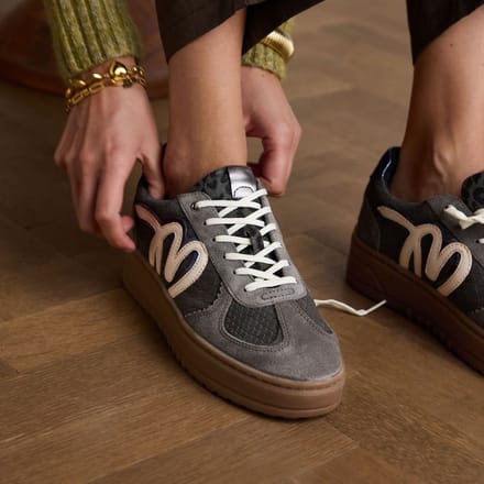 Manfield - Dames - Grijze suède sneakers - Maat 43