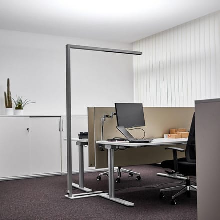 Arcchio LED kantoor vloerlamp Jolinda, zilver, 4.000 K, sensor