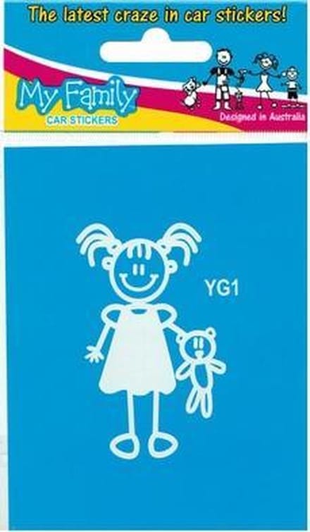 Meisje met knuffel - autosticker - wit - 6,5 cm