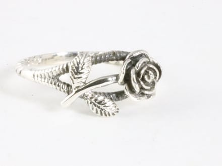 Fijne zilveren ring met roos - maat 19.5