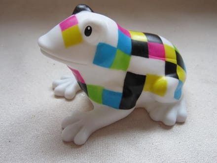 Bud - collectors item - badeend - badkikker - Static - L11 x H7 cm - badspeelgoed - wit - diverse kleuren