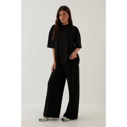 Dames Dsgn Studio Supersoft Oversized T-shirt & Wide Leg Broek Set | Zwart | Maat: Small