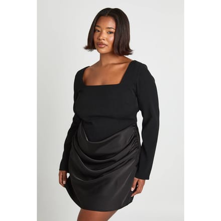 boohoo Dames Plus Satijn Drape Lange Mouwen Mini Jurk | Zwart | Maat: 54