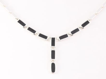 Zilveren collier met onyx