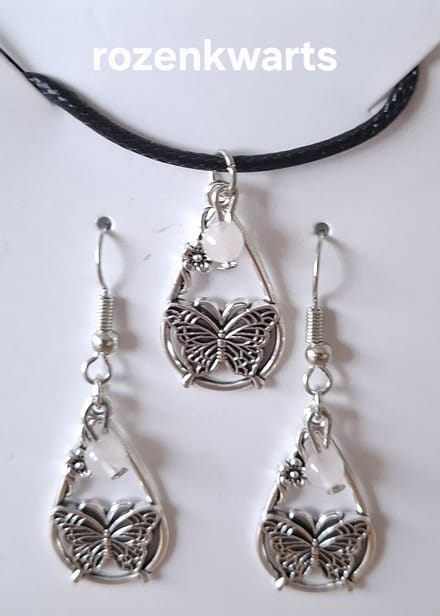 Set "Rozenkwarts" Waterdruppel / Vlinder Ketting / Oorbellen