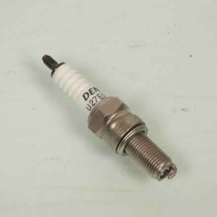 Bougie d'allumage Denso pour Scooter Benelli 350 Zenzero 2012 à 2017 Neuf