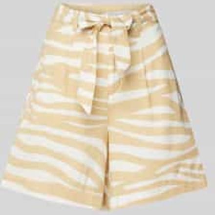 Korte broek met stoffen riem