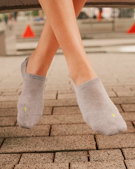 FALKE Cool Kick onzichtbar eenkleurig functioneel materiaal footies dames grijs - maat 39-41