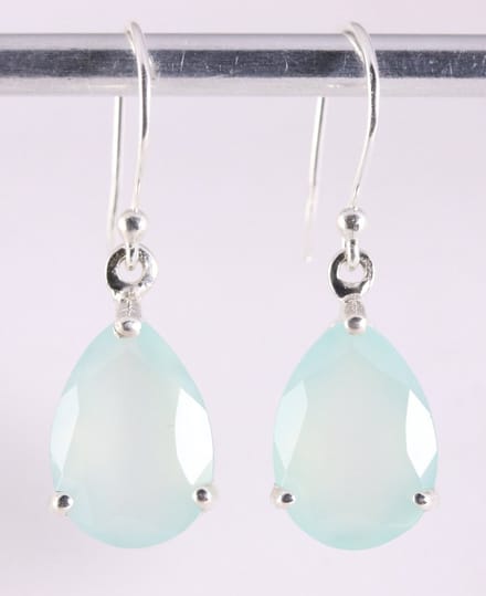 Zilveren oorbellen met aqua chalcedoon