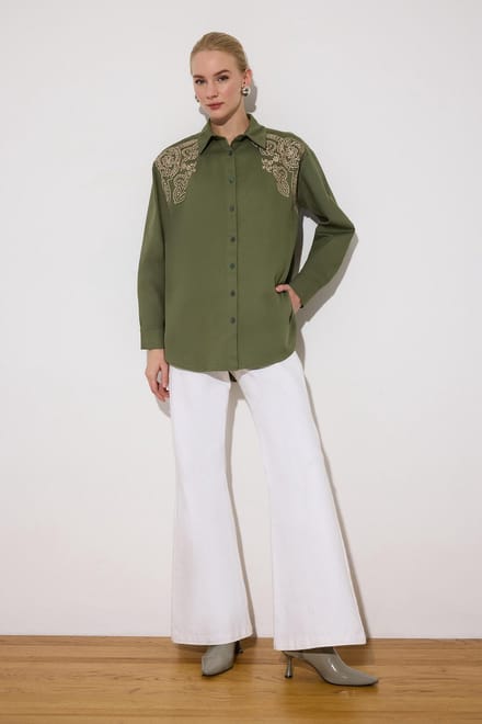 Touché Privé - Oversized blouse met borduursel aan de voorzijde - Khaki - Dames