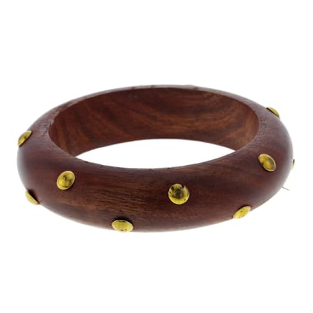 Behave - Houten bangle met goudkleurige studs - bohemian stijl