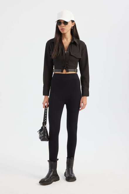 Hoge Hals Pocket Cropped Shirt met een Ceintuurlabel