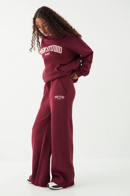 Dames DSGN Studio Straight Leg Jogger | Bordeaux Rood | Maat: Large