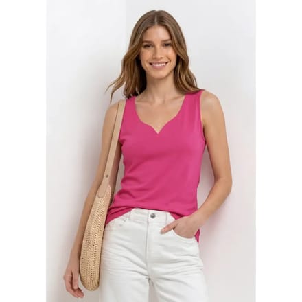 Basic top met hartvormige halslijn