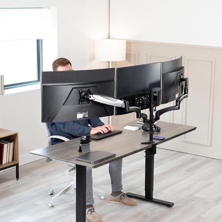 SVN®Monitorarm 3 schermen - Muurbeugel - Klemdoorvoertule - Zwart - 46cm x 32cm x 20cm