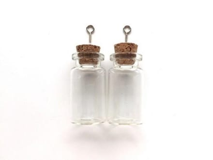 Mini glass bottles 22x40mm (2)
