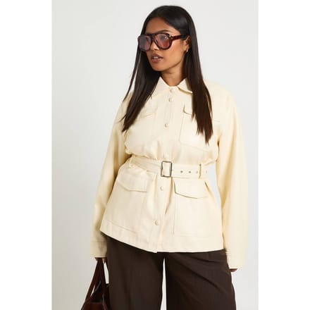 boohoo Dames Plus Kunstleer Shacket met Riem en Utility Zakken | Butter | Maat: 18