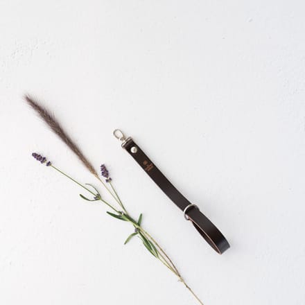 The Leather Rebel Polsband S/M – Leren Polsriem – Camera – Handgemaakt