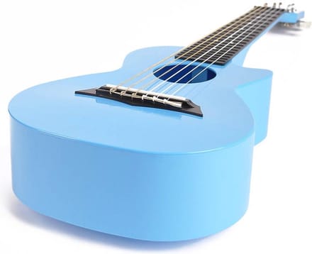 Korala PUG-40-LBU polycarbonaat guitarlele blauw
