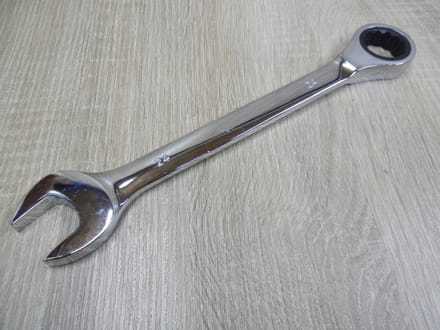 Ringsleutel met Ratel CrV 24mm Surface Drive