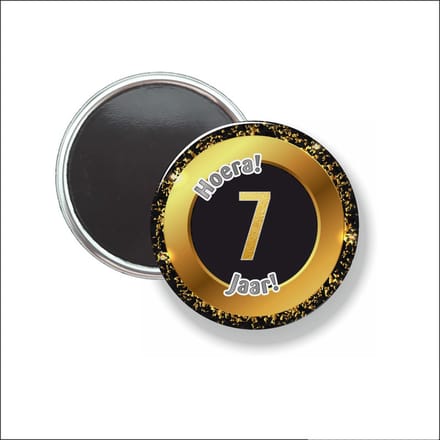 Button Met Magneet 58 MM - Hoera 7 Jaar - NIET VOOR KLEDING