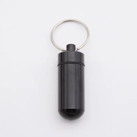 Go Go Gadget - Medicijnkoker - Pillenkoker - Sleutelhanger - Aluminium - Zwart