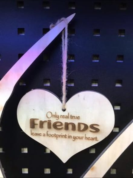 Houten hanger Hartje Friends