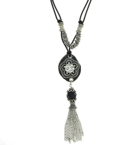 Behave - Ketting met bloemhanger en imitatieleer - Bohemian accent