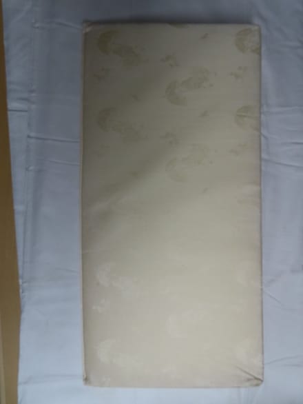 Hoofdkussen - hellend kussen - kinderbedje - 36 cm op 70cm -