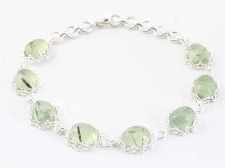 Bewerkte zilveren armband met prehniet