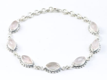 Bewerkte zilveren armband met rozenkwarts