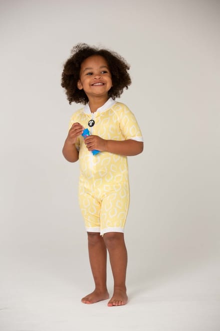 Ducksday - zwempak - unisex - eendelig - UPF50+ - Lemonade - Lichtgeel - 2 jaar - 86/92