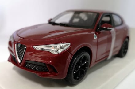 Bburago Alfa Romeo Stelvio 1:24 Metaal Modelauto Rood