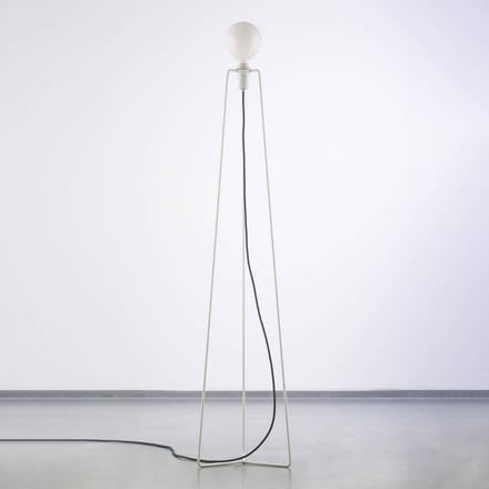 GRUPA Model M3 LED vloerlamp wit, kabel zwart